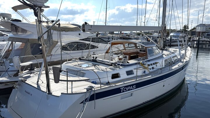 Hallberg Rassy 55